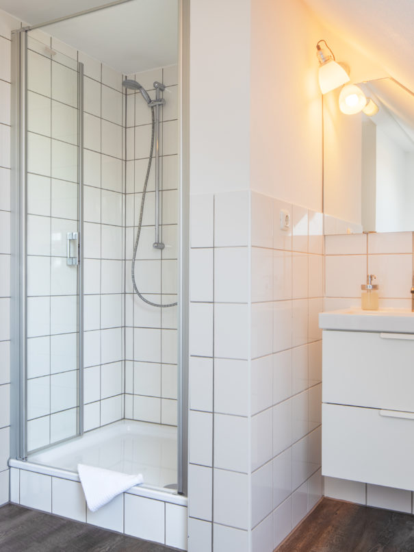 Silvia-Badezimmer-Dusche