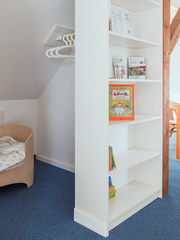 Silvia-Wohnraum-Abseite-Kinderbett
