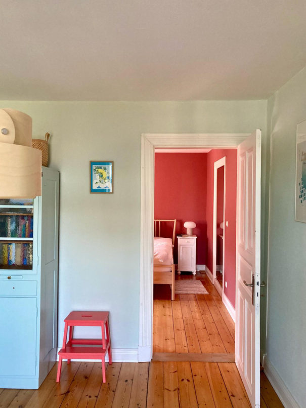 Victoria Blick vom Wohnzimmer ins Schlafzimmer